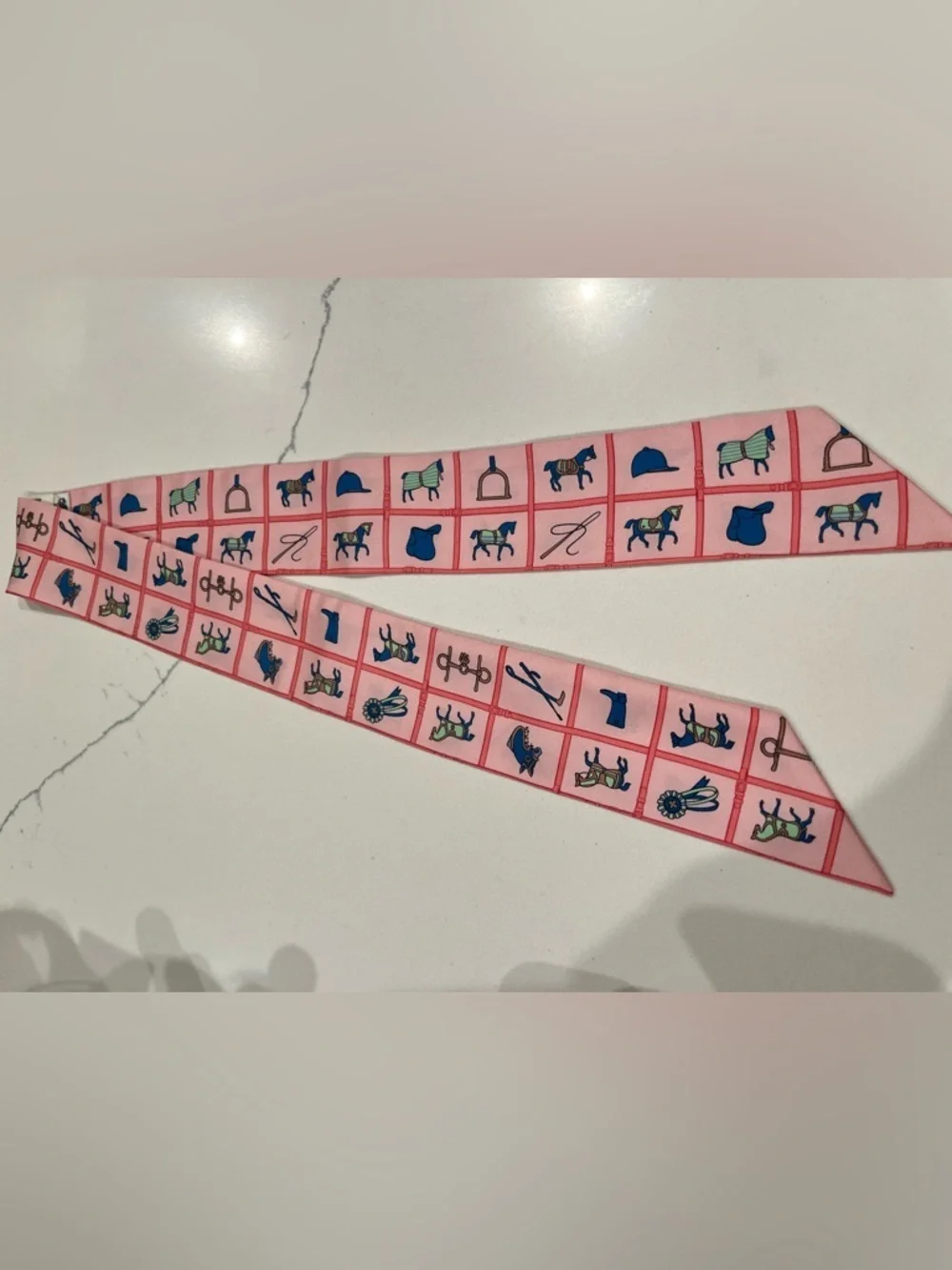 NWT HERMES COUVERTURES ET TENUES DE JOUR TWILLY Scarf Pink